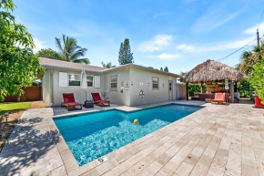 Boho Tiki Villa w Heated Saltwater Pool, King Beds & 6TVs